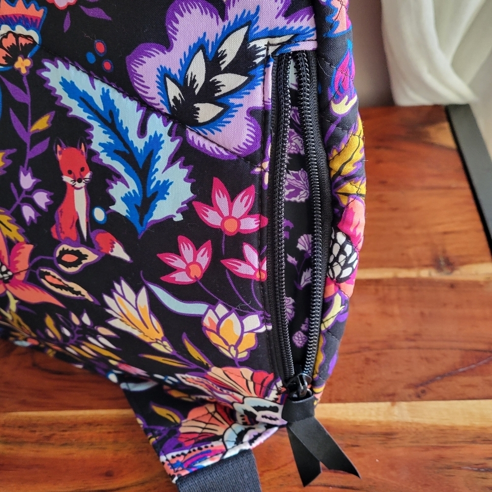 Vera Bradley Sling Backpack Foxwood Pattern RETIRED NWOT Crossbody Quilt 20" App - Picture 6 of 13